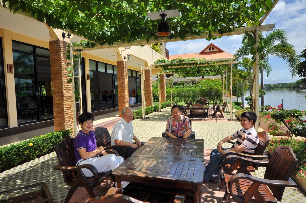 Maeklong Marina Resort Ratchaburi Ngoại thất bức ảnh