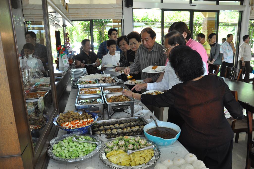 Maeklong Marina Resort Ratchaburi Ngoại thất bức ảnh