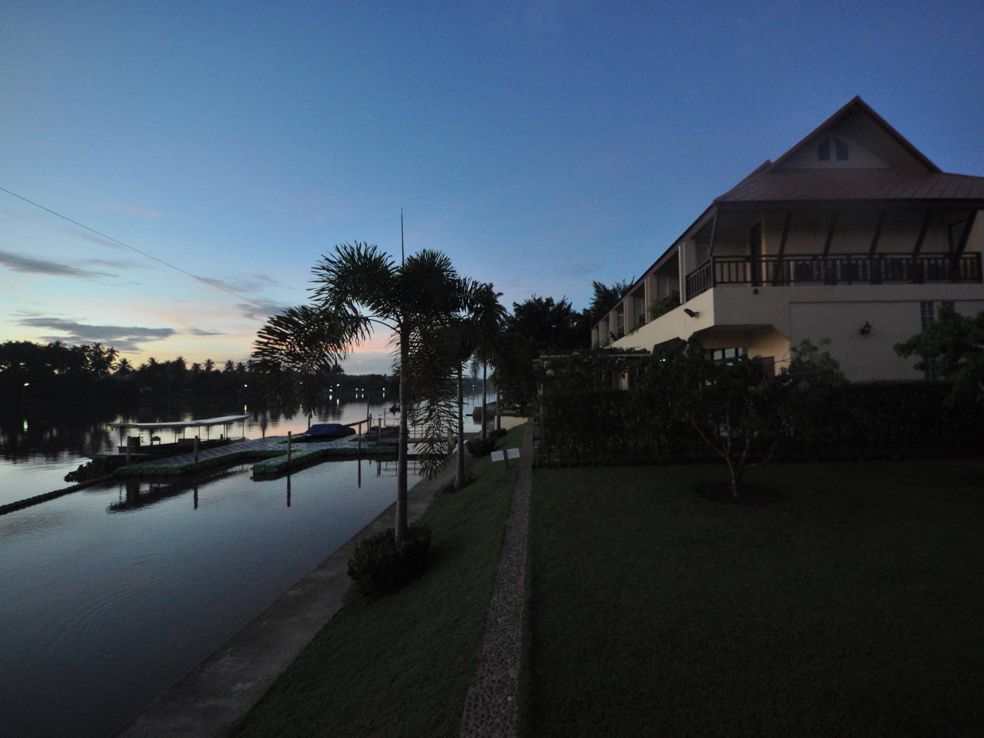 Maeklong Marina Resort Ratchaburi Ngoại thất bức ảnh